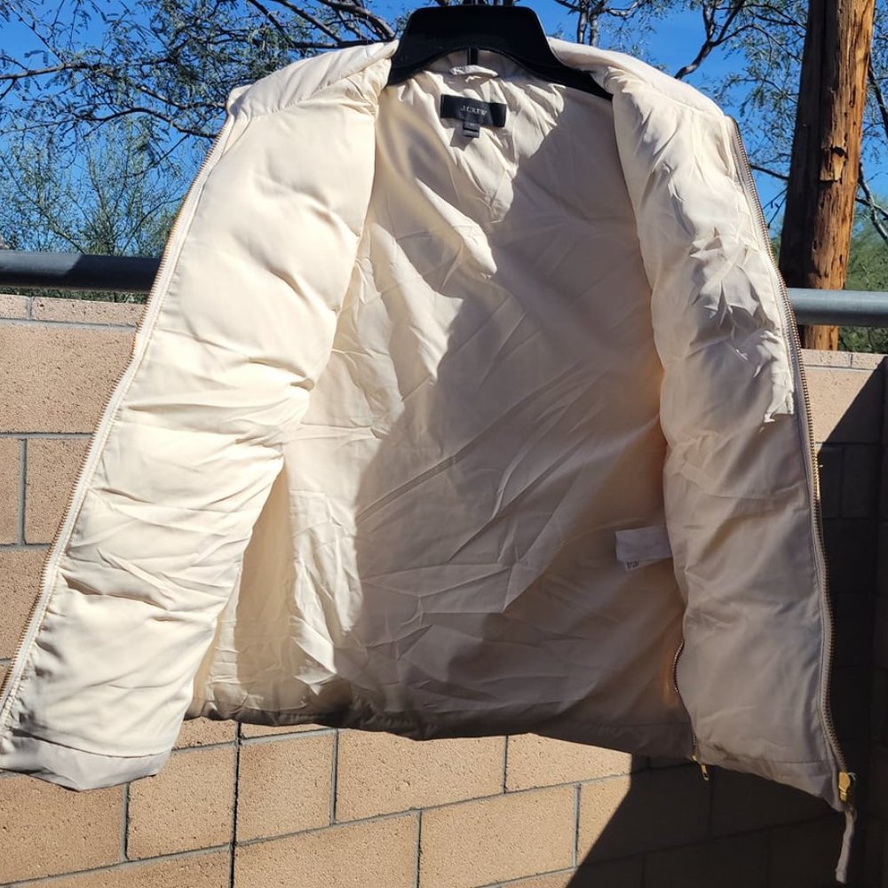 J Crew Vest 60% Down 40% Feather Size M side zips with pockets Full zip  Beige - Picture 3 of 12